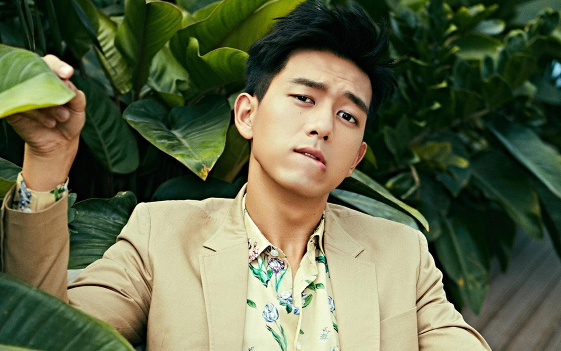 “多地暴雨雷暴，比赛时间频繁推迟”