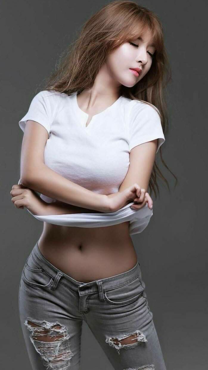 “2025世界运动会:高新体育中心武术选手拼技巧,精彩绝伦”