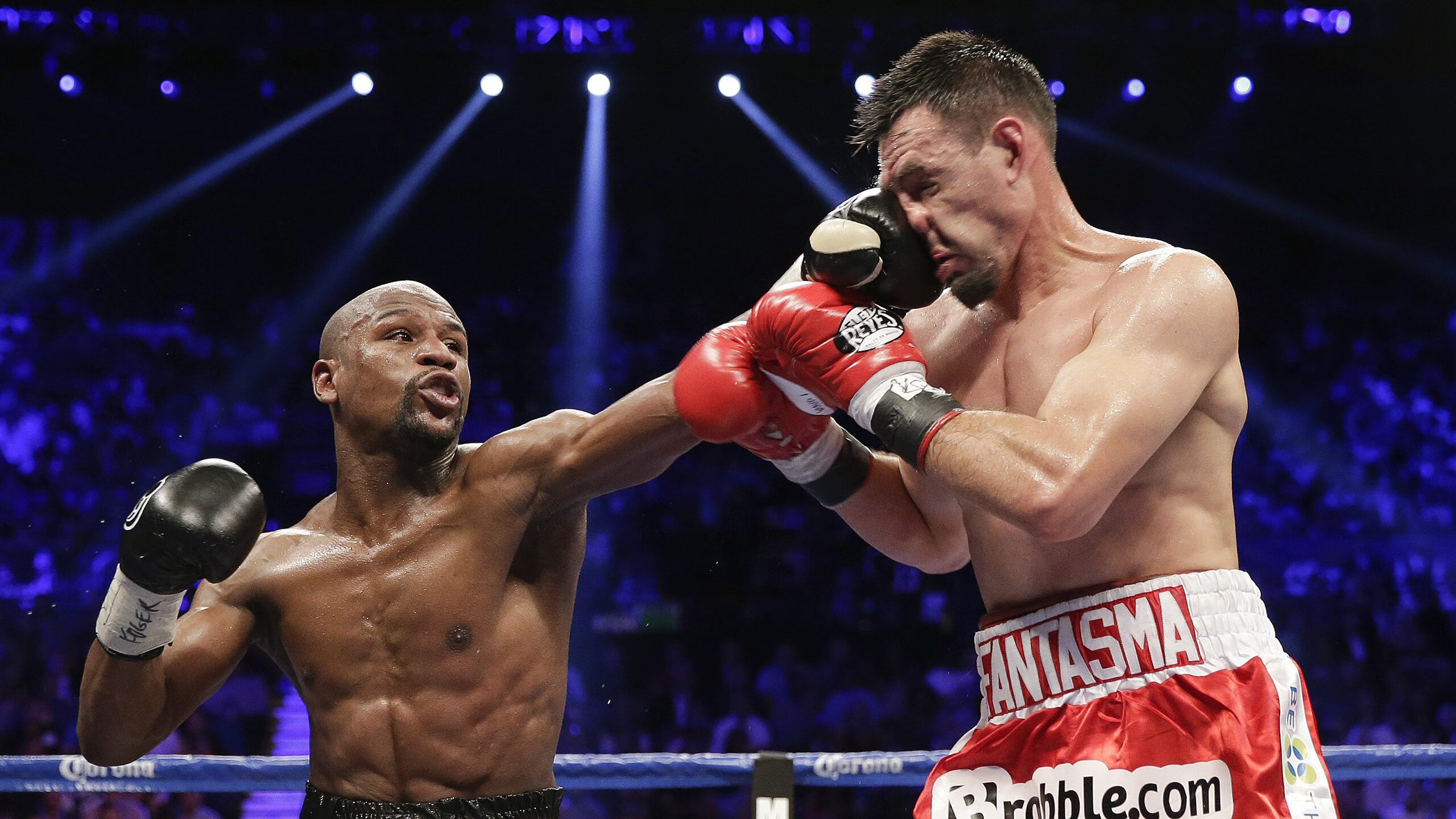 亚历克斯·格林伍德的防守能力帮助袋鼠队在关键时刻取得优势，格林伍德球员